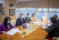 Аваков подчеркнул необходимость открытия в Украине британского визового центра