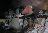 В Киеве горел гаражный кооператив, взорвались газовые баллоны В Киеве горел гаражный кооператив, взорвались газовые баллоны