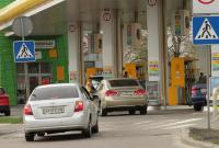 АЗС опустили цены на горючее: чего ждать автовладельцам в августе АЗС опустили цены на горючее: чего ждать автовладельцам в августе